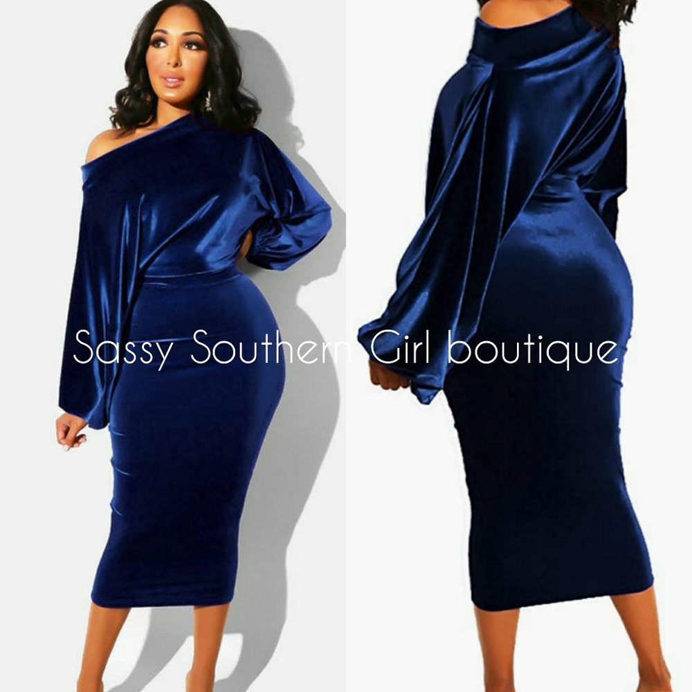 ⭐🆕 Luxurious blue velvet midi dress